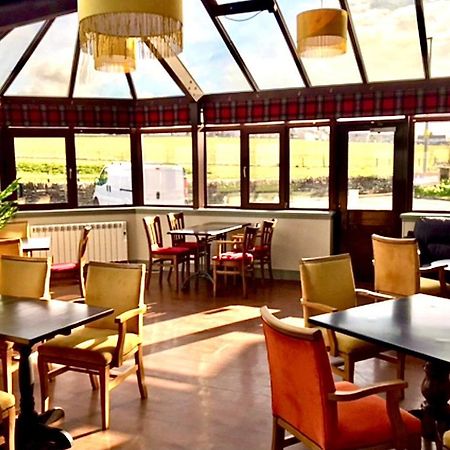 The Weigh Inn Hotel & Lodges Терсо Екстериор снимка