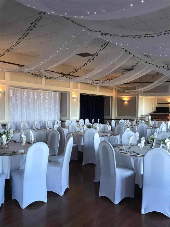 The Weigh Inn Hotel & Lodges Терсо Екстериор снимка