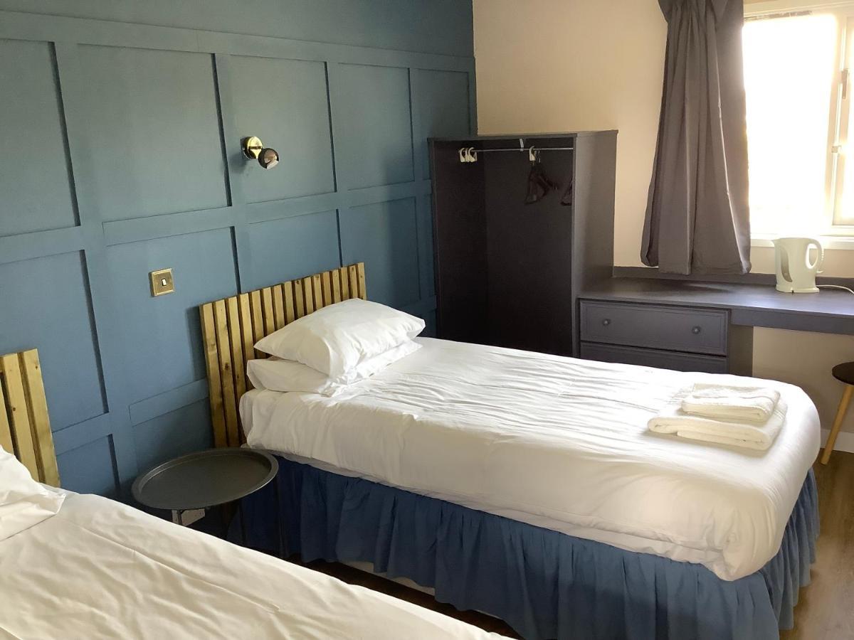 The Weigh Inn Hotel & Lodges Терсо Екстериор снимка