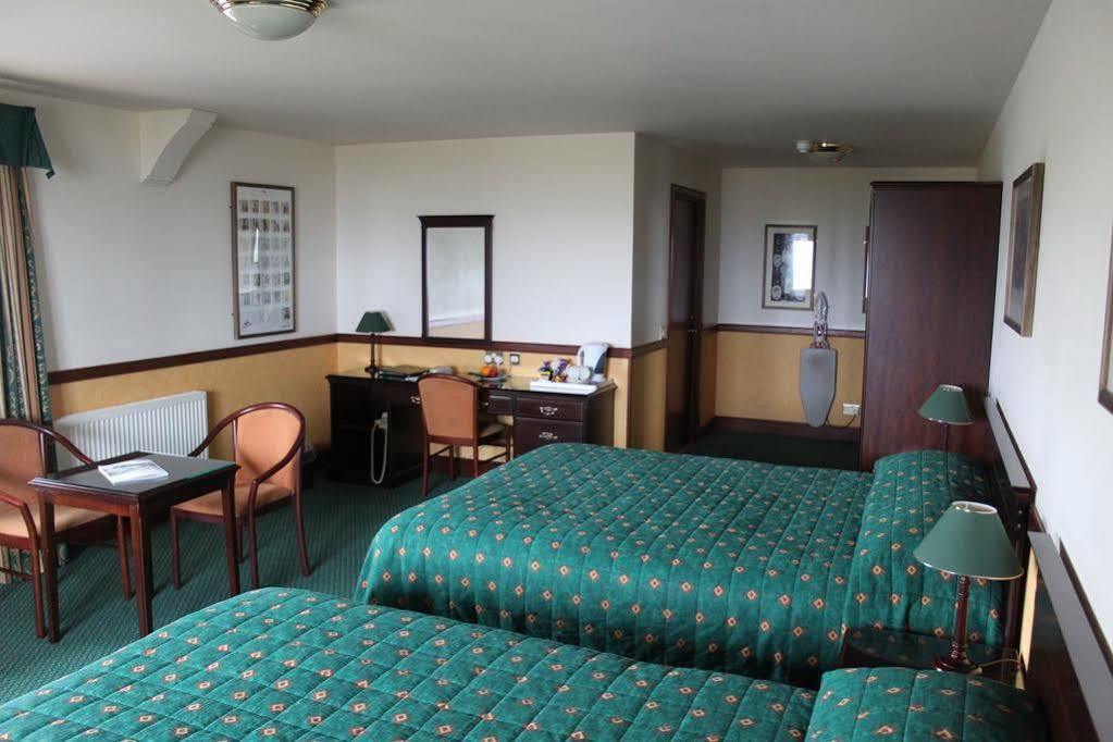 The Weigh Inn Hotel & Lodges Терсо Екстериор снимка